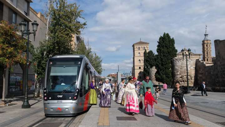 El efecto de la huelga del tranvía se diluye el día del Pilar: servicios mínimos del 80% y un seguimiento del 21%