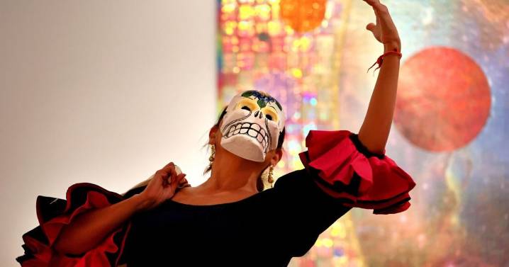 Dia de los Muertos comes to life in St. Louis