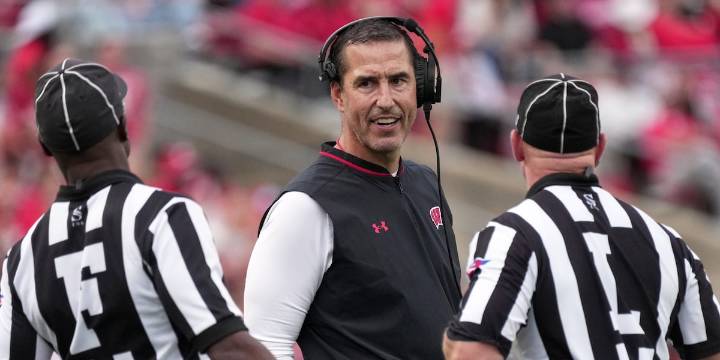 Sayin throws 4 TD passes as No. 1 Ohio State throttles Wisconsin 34