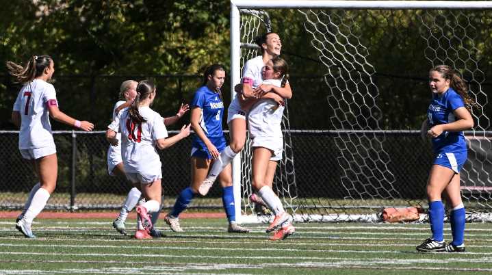 Parkland girls soccer handles previously unbeaten Nazareth, returns to top of EPC
