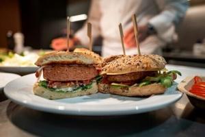‘Veggie burgers’ face grilling in EU parliament