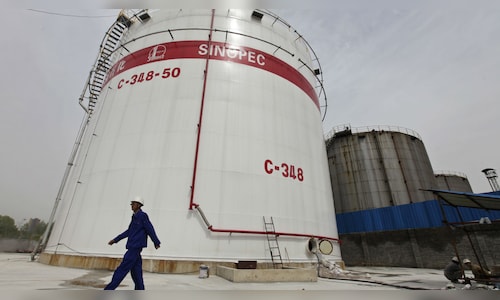 Oil disruption widens as China pauses some Russia buys on curbs