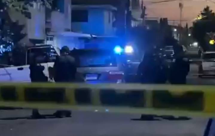 Hallan cuatro cuerpos en vehículo en Nezahualcóyotl; Fiscalía investiga