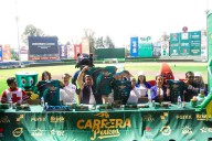 Presentan playera de la Segunda Carrera de los Pericos de Puebla