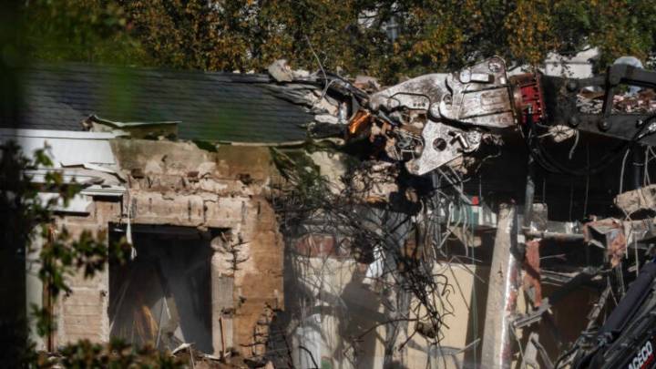 White House expands East Wing demolition as critics decry Trump overreach