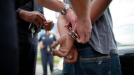 Capital: detienen a joven por amenazar con arma blanca a un periodista en plena vía pública