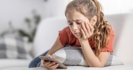 Social Media Might Stunt Students' Intellect, Study Says