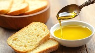 Why You Won't See Italians Dip Bread In Oil Before A Meal