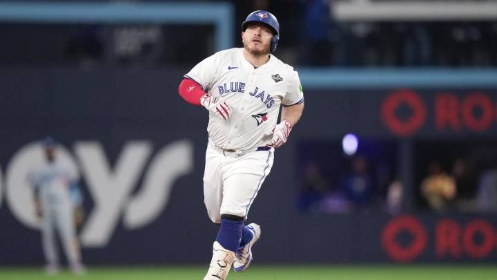 Con HR y 3 producidas de Kirk, Toronto apaleó 11