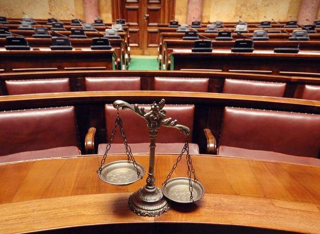 Drunken, shirtless passenger yelled ‘free Palestine’ as plane descended into Dublin Airport