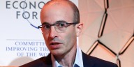 Historiador Yuval Noah: “la IA es la primera tecnología que puede tomar decisiones por sí misma”