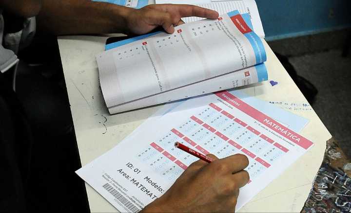 El Presupuesto de Milei recorta inversión en educación al nivel más bajo en 10 años