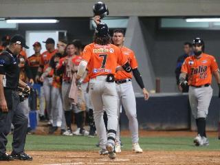 Águilas impuso mejor pitcheo y oportuno bateo para vencer a Cardenales en su sede