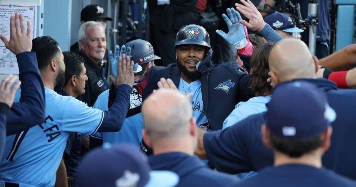 Blue Jays Game 6: What to know about costumes, TTC, Gardiner