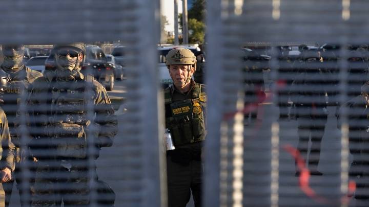 Border Patrol chief to face judge over use of tear gas in Chicago protests