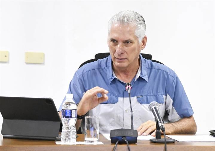 Chequeó presidente de Cuba acciones preventivas por huracán Melissa (+Foto)