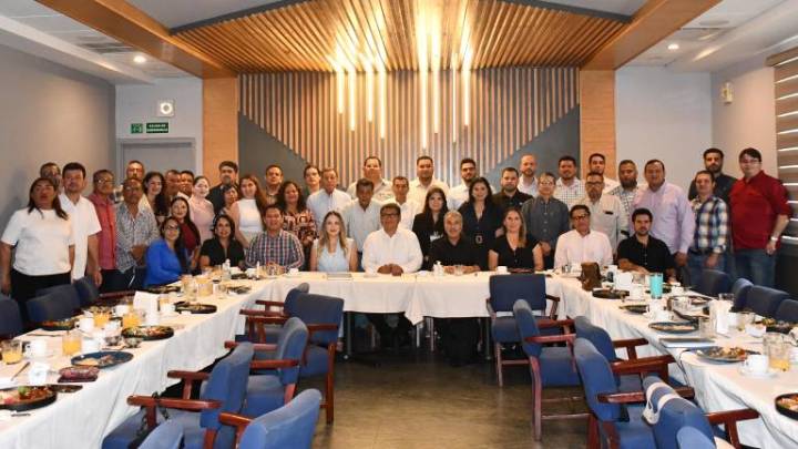 Conviven arquitectos para celebrar el Día Nacional del Arquitecto