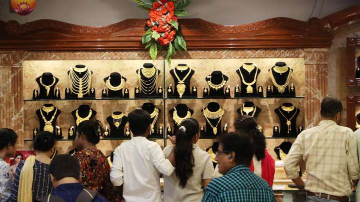 Gold Today Rate, October 17: Check 18, 22 and 24 carat gold prices Chennai, Mumbai, Delhi, Kolkata and other cities