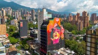 @Perrograff desafía las alturas con su arte, ¿ya lo ha visto por la ciudad?