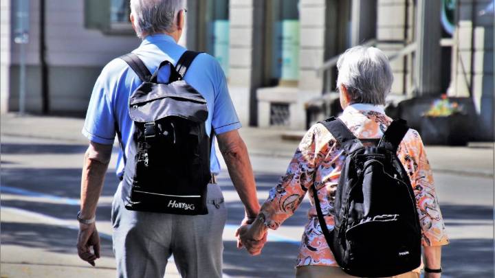 Pair of Reimers Go Door-to-Door in Salt Lake City