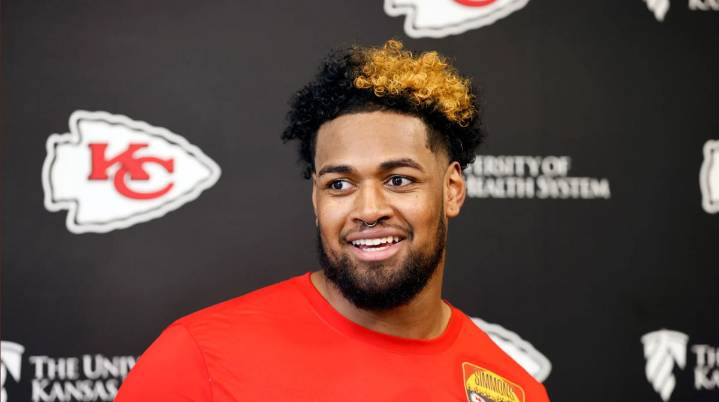 Will Josh Simmons Play vs. Lions? Chiefs OT Doubtful Over Family Issues in Week 6 The Chiefs are going to play against the Lions and will be looking to bounce back. But will Josh Simmons be on the gri