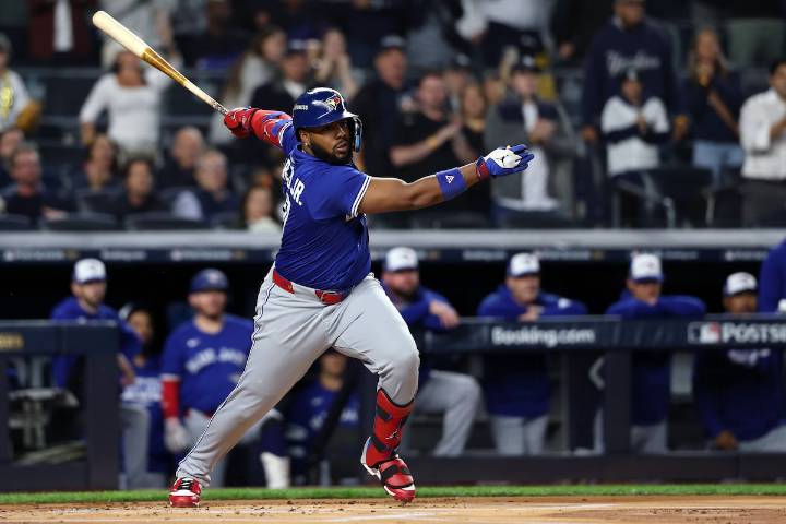 Blue Jays defeat Yankees 5-2, advance to ALCS