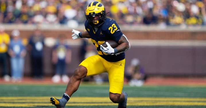 Michigan takes advantage of Washington turnovers, pulls away to win 24