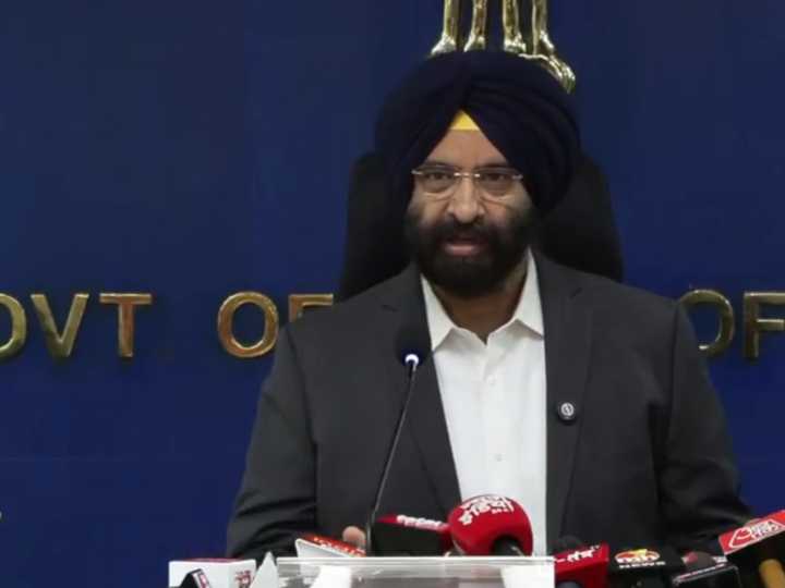 Delhi Minister Sirsa accuses AAP of forcing Punjab farmers to burn stubble