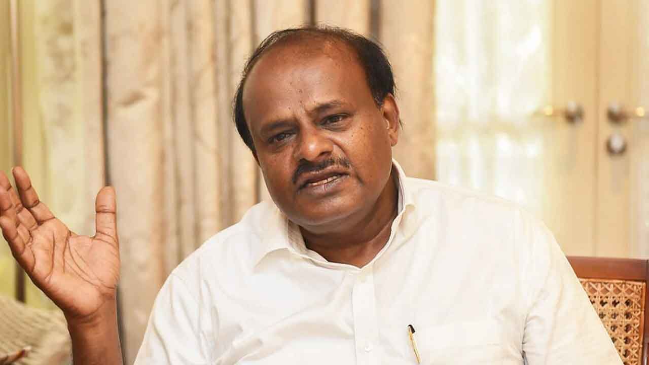 HD Kumaraswamy criticizes focusing on Kiran Mazumdar-Shaw, urges action on Bengaluru road potholes