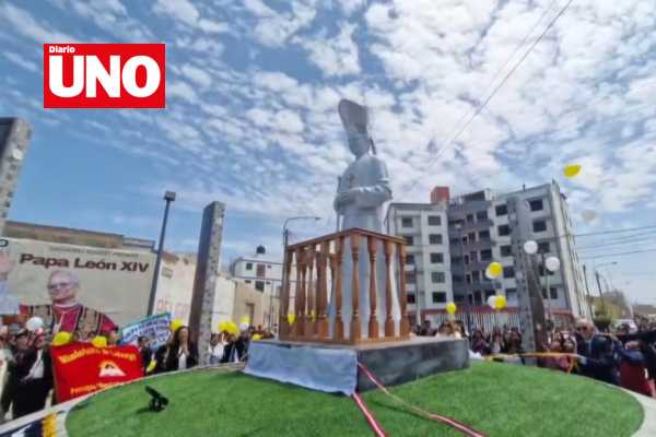 Pimentel inaugura la primera estatua del papa León XIV en Perú
