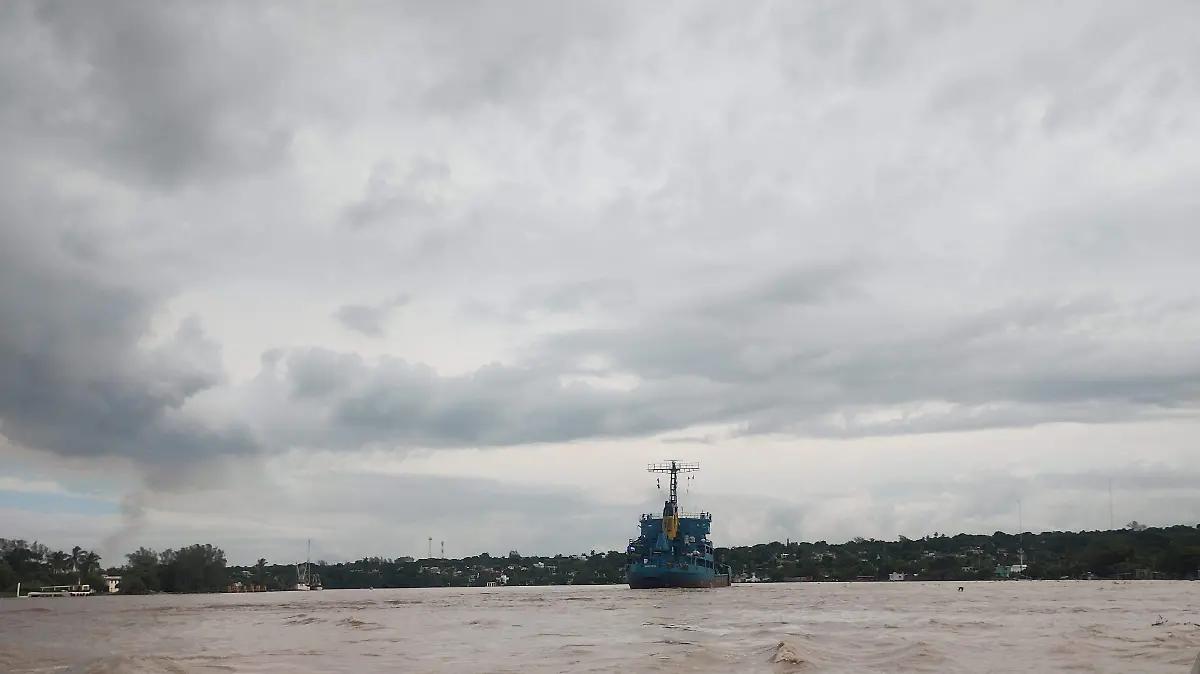 Se estima que río Pánuco aumente dos centímetros cada tres horas; ya alcanzó la escala crítica