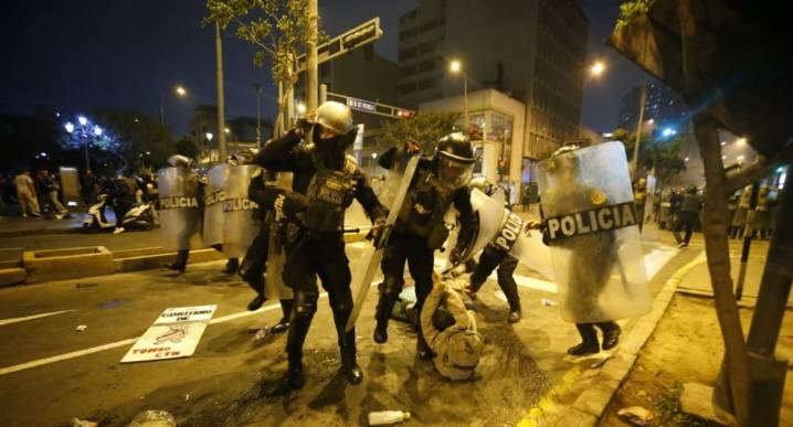 Poder Judicial dicta prisión preliminar contra policía acusado de disparar a un manifestantes 15 de octubre w