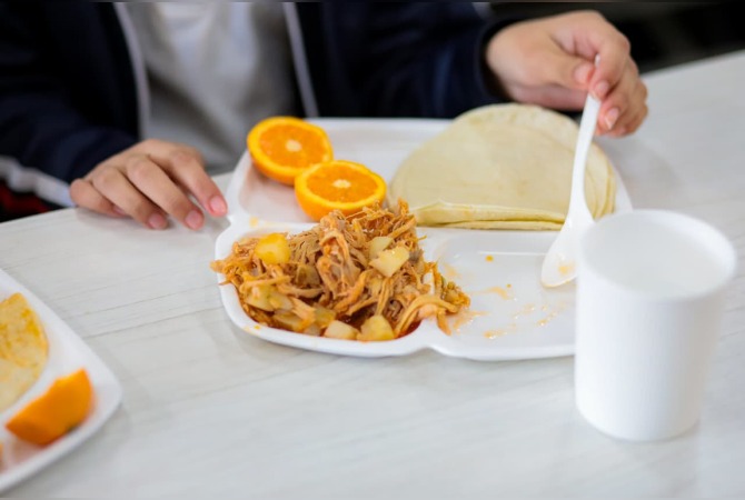 Reactivarán desayunos escolares y sancionarán a empresa proveedora