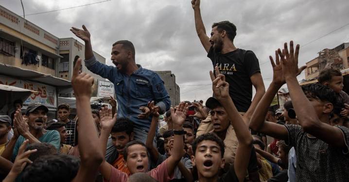 "Lloro con lágrimas de alegría": israelíes y palestinos celebran el acuerdo de alto el fuego