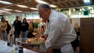 Autoridades de mesa con suerte: picada en Palermo y viandas dulces en Chubut durante la jornada electoral