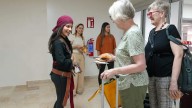 Catrinas y piratas dan la bienvenida al turismo canadiense