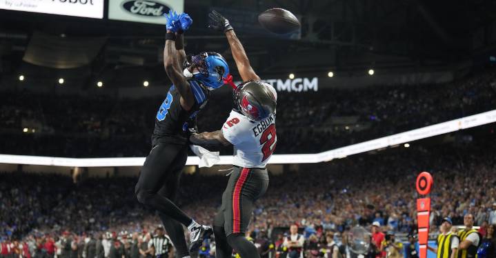 Lions Week 7 report card: Defense carries sleepy offense vs. Bucs