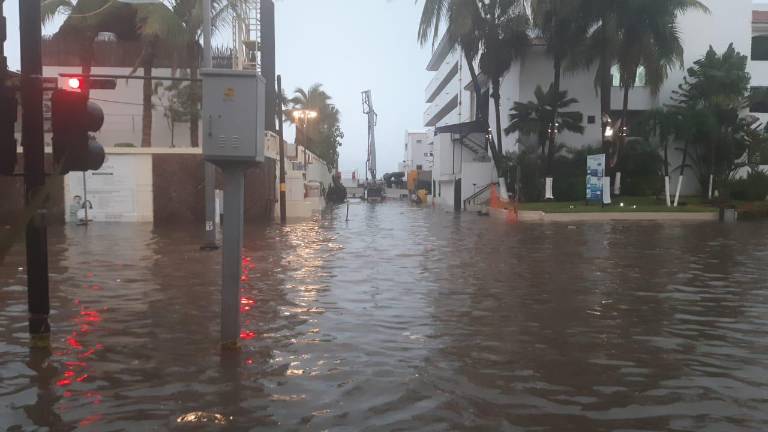 Obras de drenaje pluvial en la Camarón Sábalo siguen retrasadas