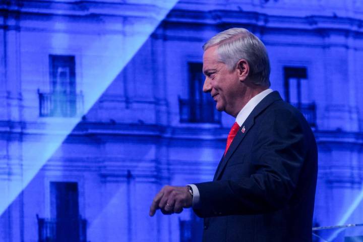 ¿Recortará Kast beneficios sociales? Esto respondió sobre su propuesta de recorte fiscal en el debate presidencial