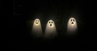 Step into haunted Chicago with ghost walks, eerie bus rides, pub stories