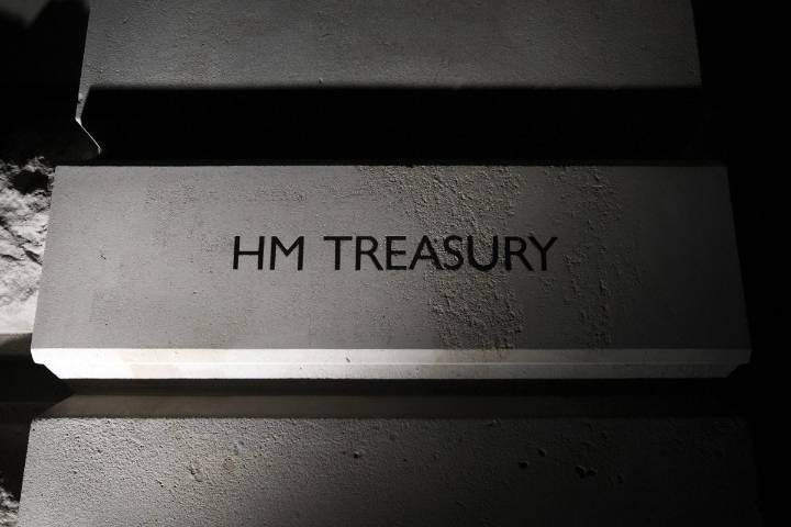 Reeves seeks to boost UK share ownership in ISA overhaul