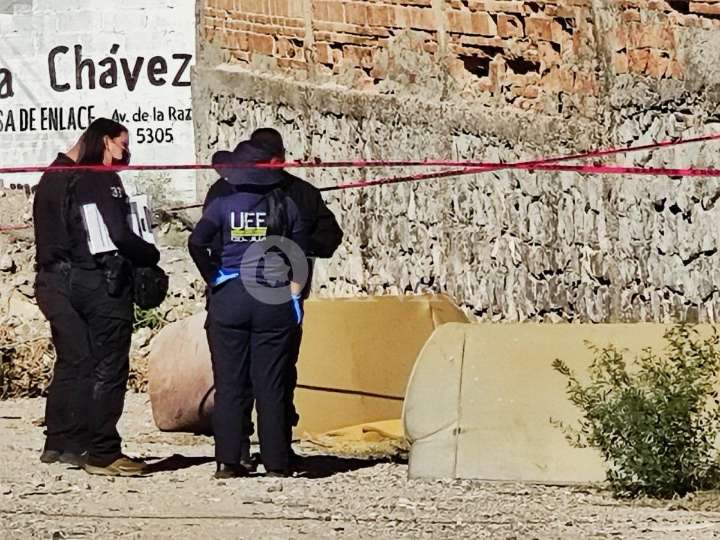 Localizan cuerpo envuelto en una cortina en la colonia Monterrey en Ciudad Juárez