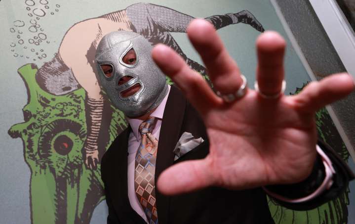 ‘El hijo del Santo’ confiesa que ha sangrado y llorado, al retirarse de la lucha libre