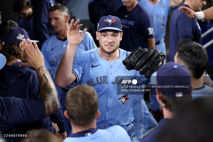 Azulejos arrollan a Dodgers; acarician su primera Serie Mundial en 32 años