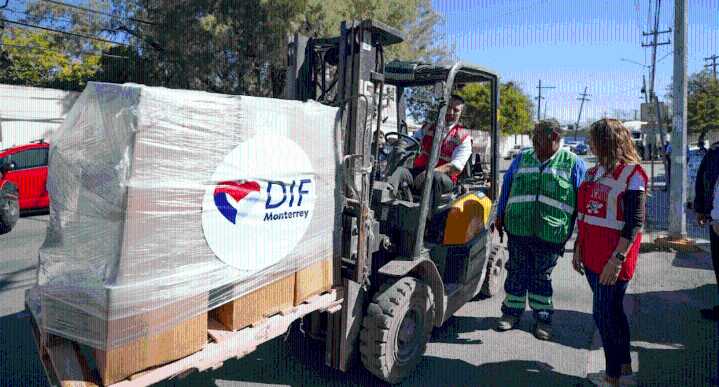 Monterrey envía casi 40 toneladas a damnificados en Veracruz