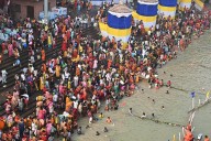 Chhath Puja Sandhya Arghya 2025: Check City Wise Sunset Timings Today