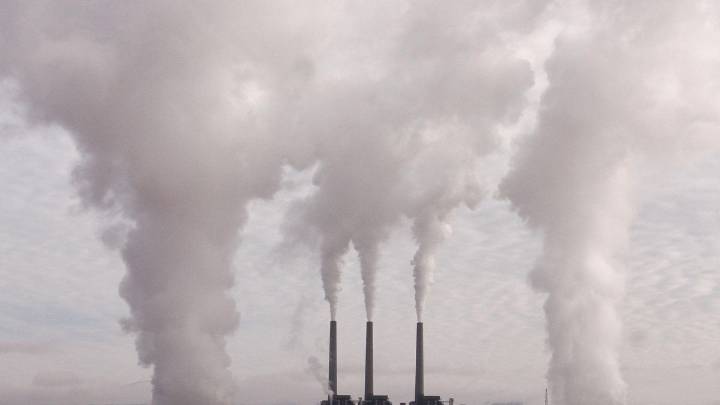 El CO2 volvió a dispararse en la atmósfera en 2024 y condena al planeta a más calentamiento