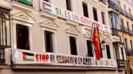 El gobierno de Almeida ordena quitar las pancartas de Más Madrid contra el genocidio en Gaza por ser "partidistas"