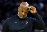 Entrenador y jugador de la NBA son detenidos por apuestas
