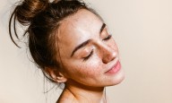 How To Grow Eyelashes: 6 Science-Backed Ways For Bambi